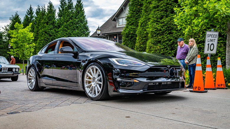 Tesla Model S Plaid black