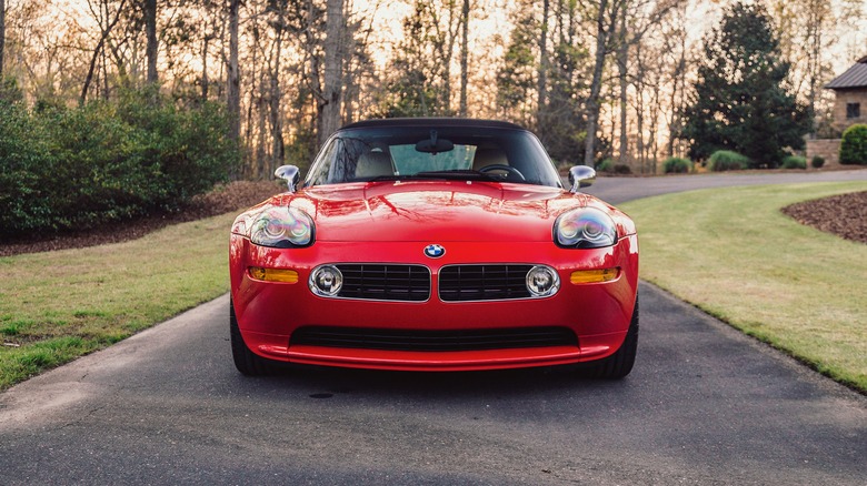 Front profile of a BMW Z8 