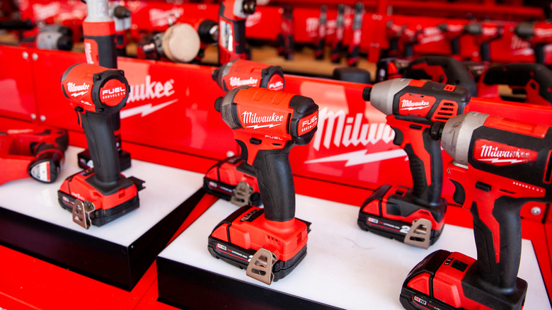 milwaukee tools display