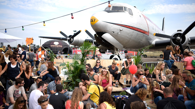 dc-3 berlin airlift lollapalooza festival