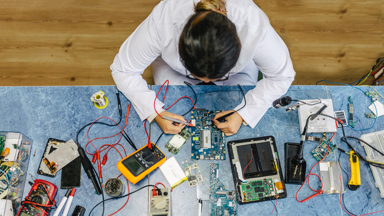 overhead motherboard testing