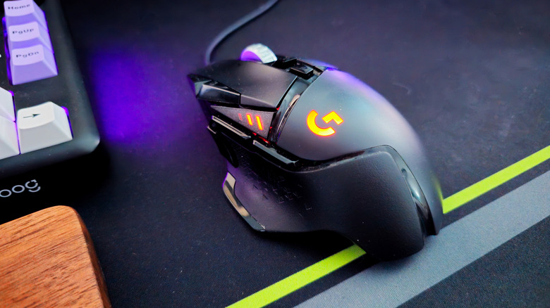 Logitech G502 Hero mouse on desk