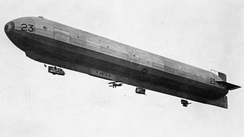 Rigid Airship R.23 with planes below