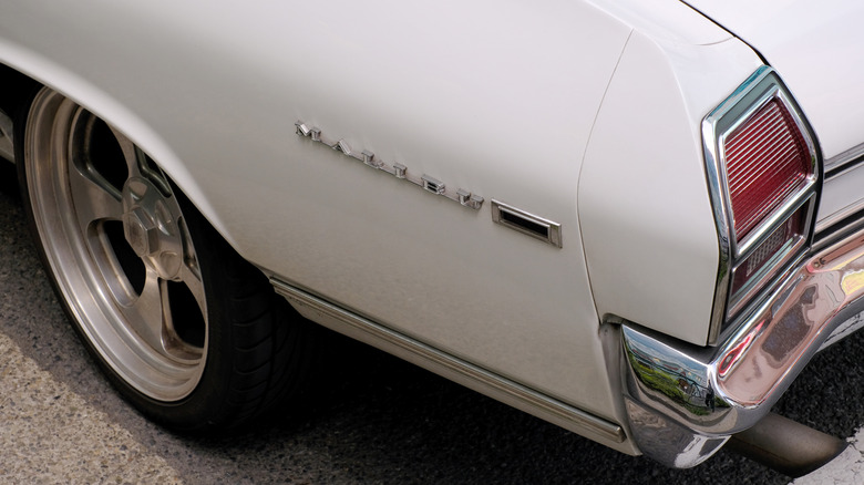 1970 Chevy Malibu car emblem