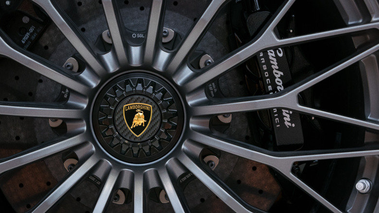 Lamborghini wheel
