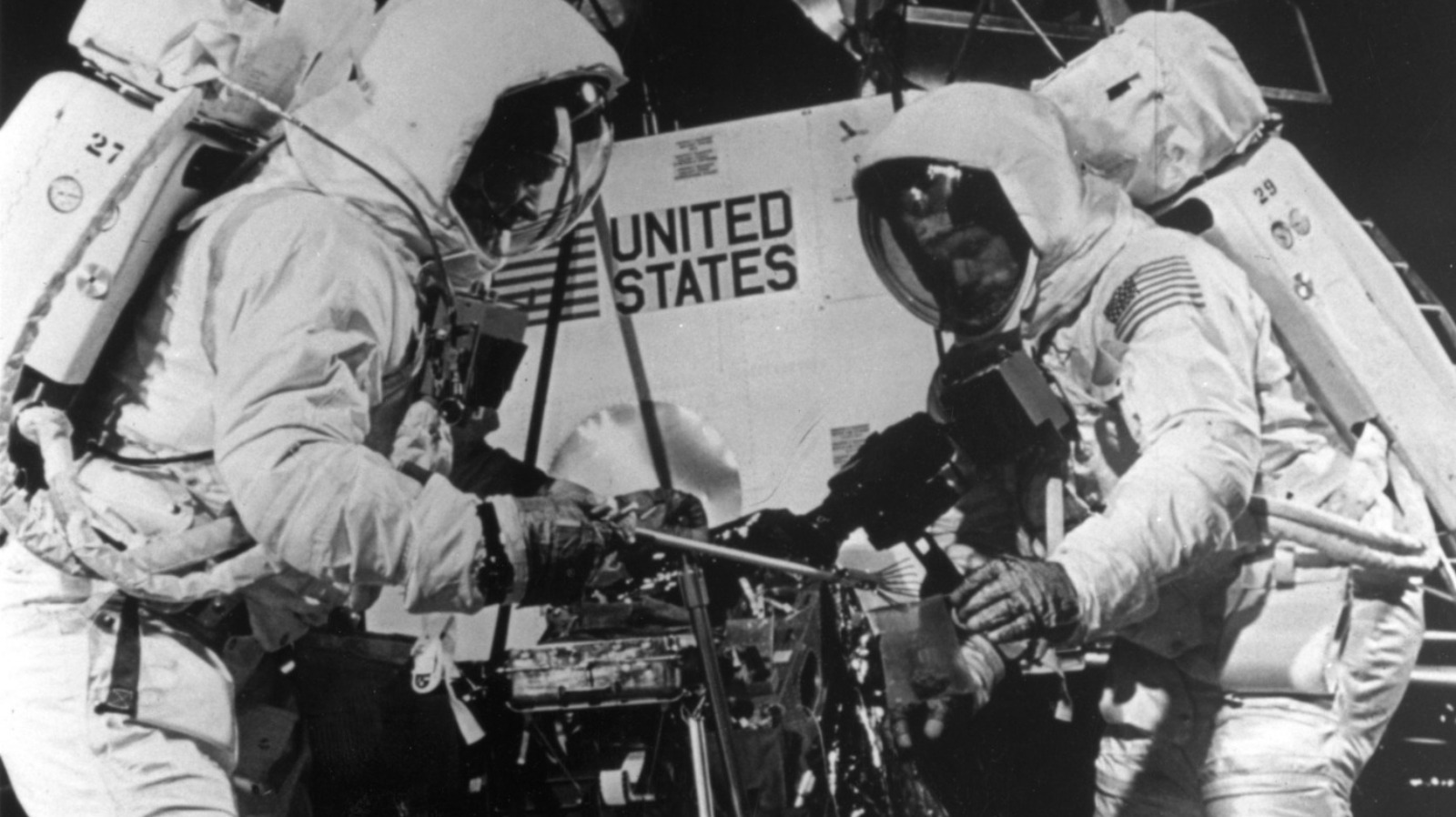 A quantidade impressionante de dinheiro em pó lunar da missão Apollo 11 acabou de ser vendida