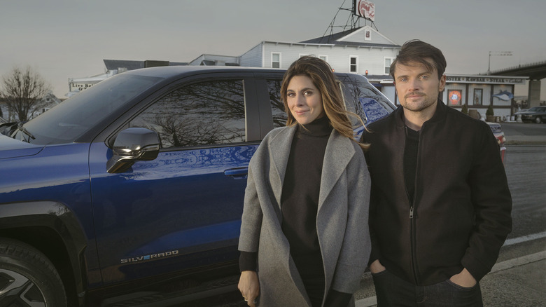 Jamie-Lynn Sigler and Robert Iler with Silverado EV