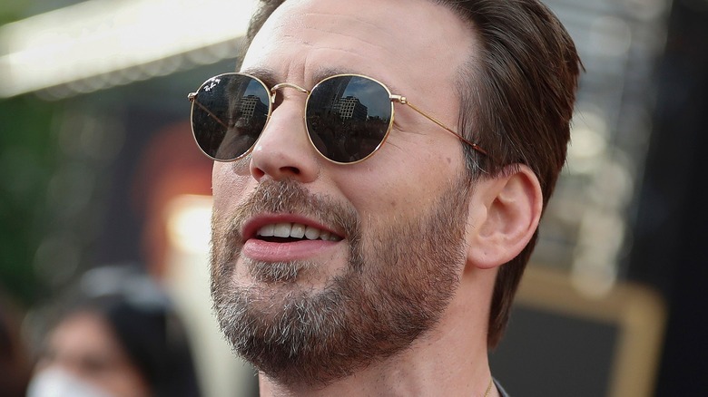 Chris Evans wearing ray bans