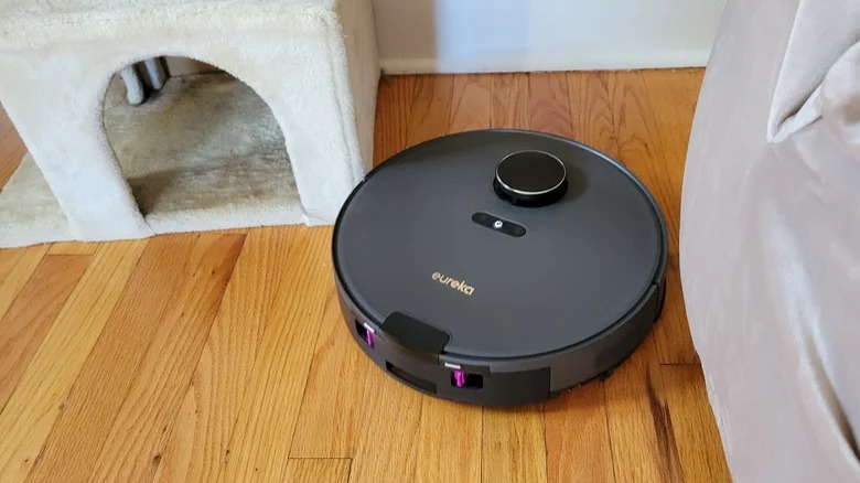 Eureka E10S on the floor