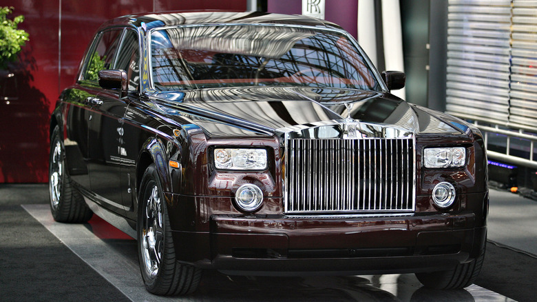 2006 Rolls-Royce Phantom at a dealership