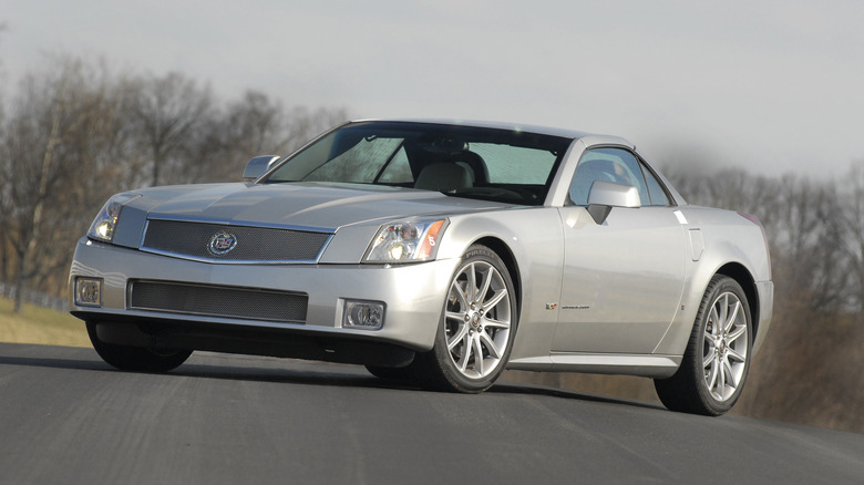 Cadillac XLR-V in silver