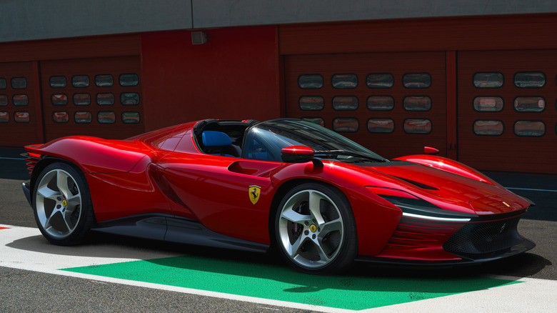 Ferrari Daytona SP3 en la pista
