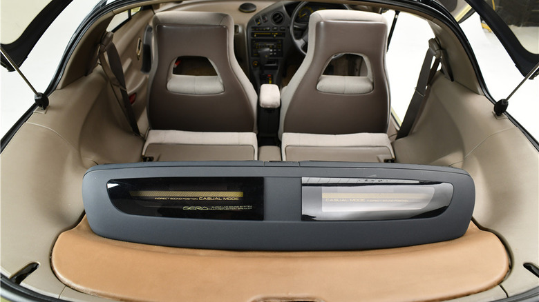 Sera sound bar on rear deck