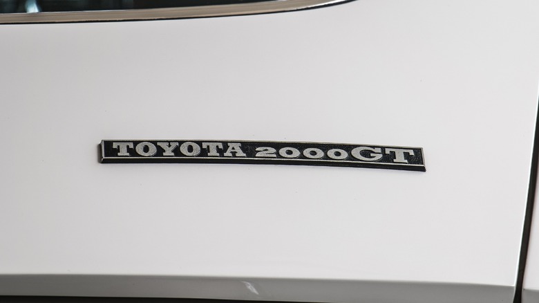 2000gt badge