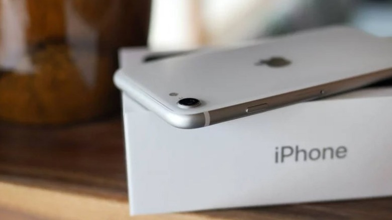 iPhone SE (2020)