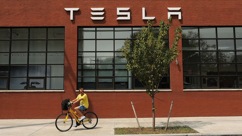 Tesla showroom exterior