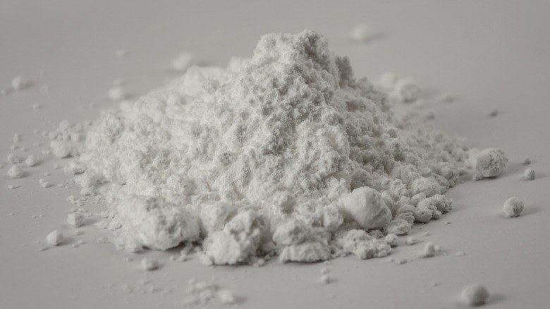 A small pile of powdered sugar