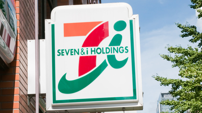 Seven & i-Holdings sign in Japan