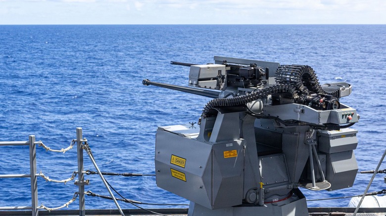 A Mark 38 Mod 4 30mm defense system mounted on the USS Mustin