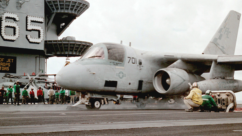 s-3b viking on flight deck