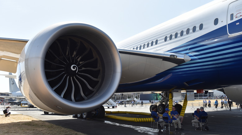 GE9X engine mounted on the wing of a Boeing 777X prototype airplane