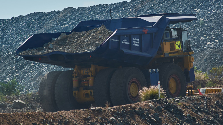 nuGen Hydrogen Mining Truck