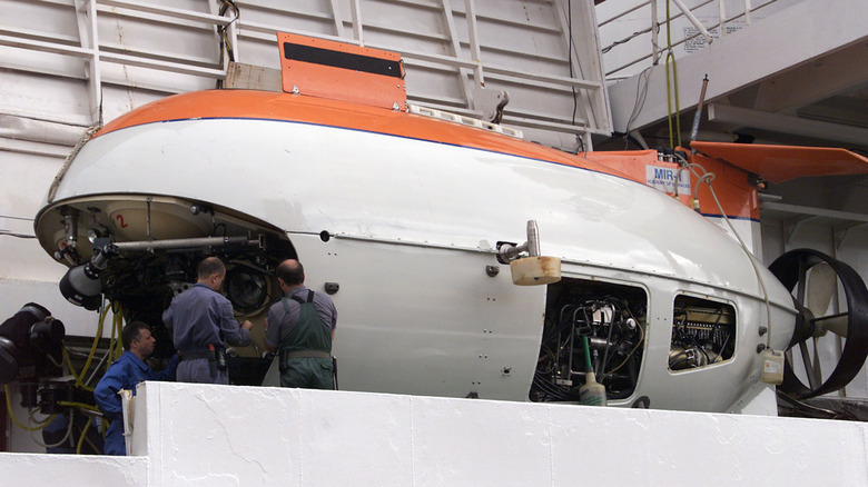 A Mir sub (same appearance)