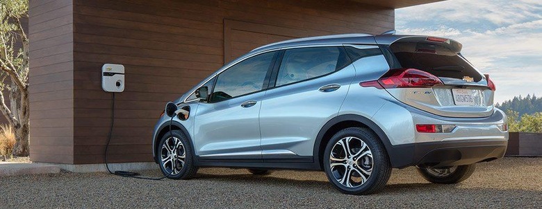 chevrolet-bolt-ev-charging