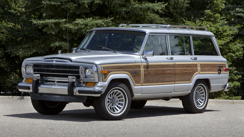 SJ Jeep Grand Wagoneer front 3/4