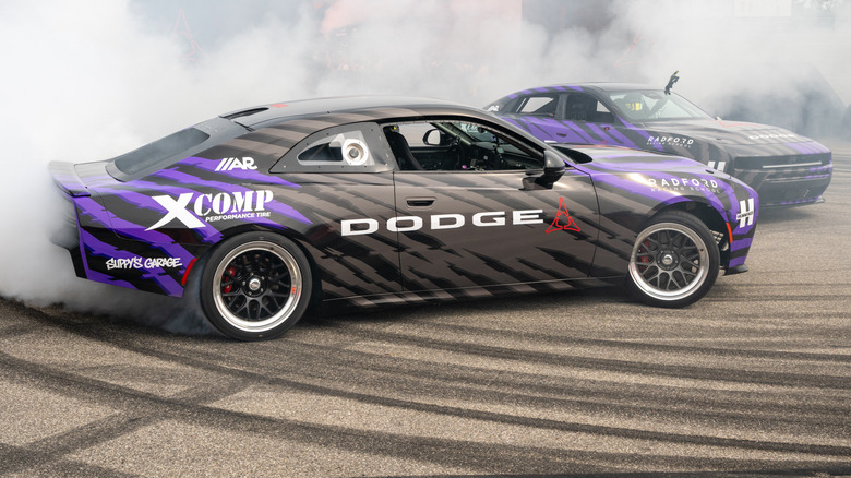 Dodge Charger Sixpack BOOST Coupe and Dodge Charger Sixpack RPM drifting while burning rubber