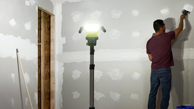 Ryobi tripod work light