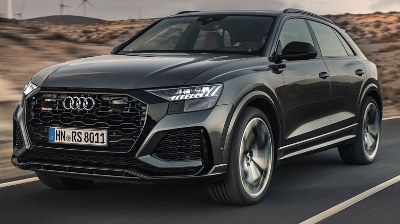 Audi RS Q8 black