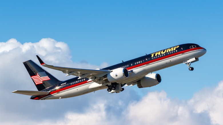 donald trump's private plane in flight