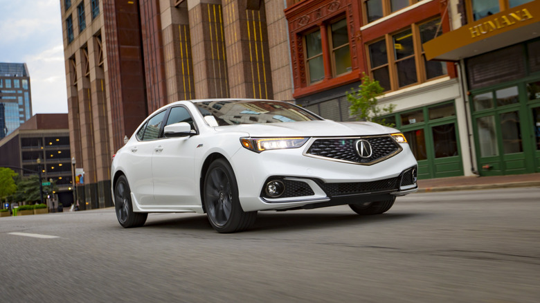 2019 Acura TLX front 3/4 view