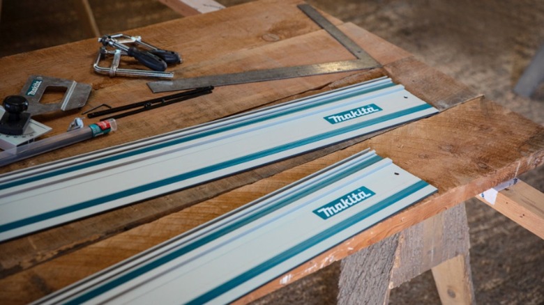 Makita guide rails on table