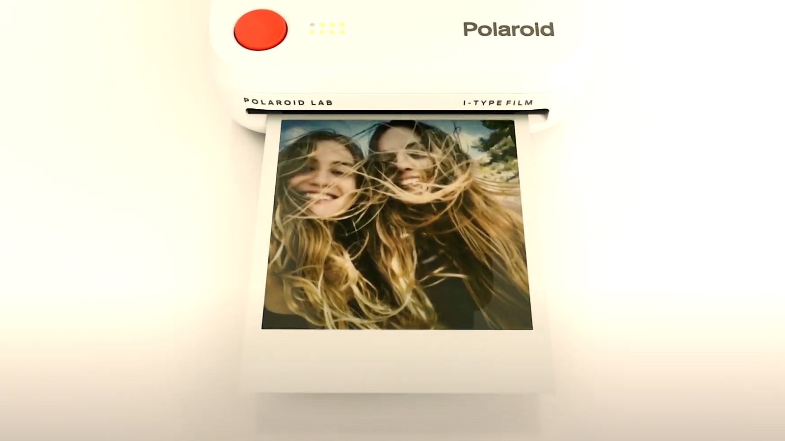 Polaroid's new mobile printer turns your iPhone photos into stickers