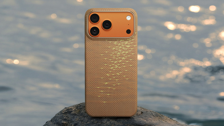Pitaka Glints of Gold case.