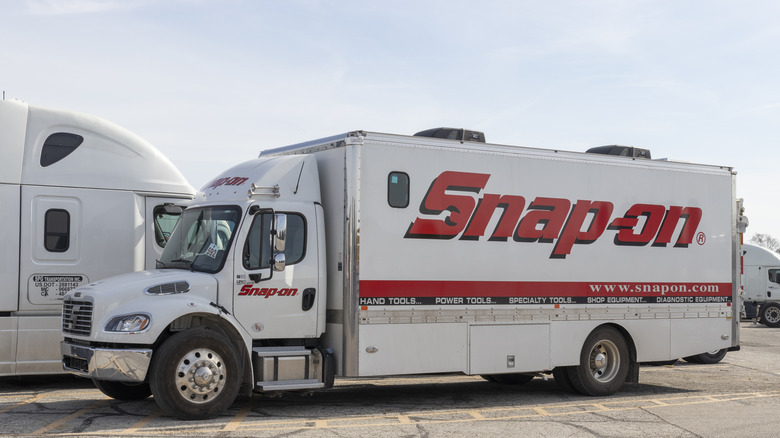 snap on delivery truck