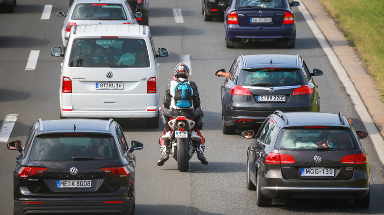 Motorcycle lane filtering
