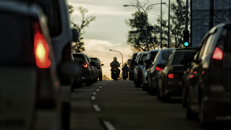 Motorcycles lane filtering
