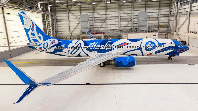 Alaska Airlines Boeing 737-800 with Formline salmon livery