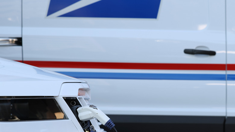 USPS BEV vehicle charging