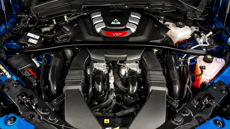 2.9L V6 in Alfa Romeo Stelvio Quadrifoglio