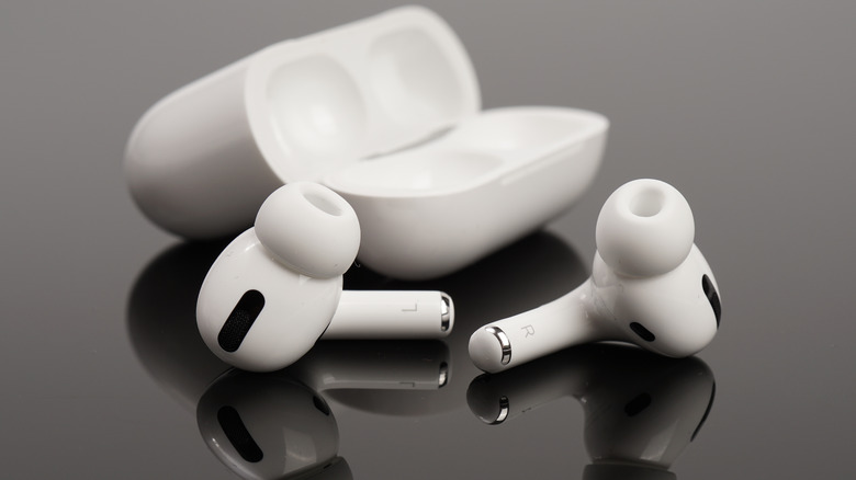 Apple AirPods