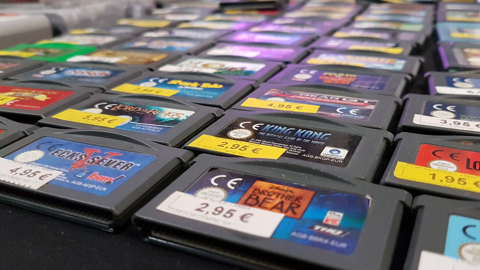 This $50 USB Gadget Lets You Play Old Game Boy Cartridges On A Computer