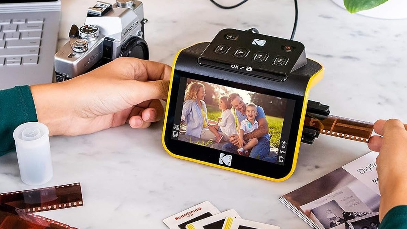 این تخفیف مقرون به صرفه Kodak فیلم و اسکنر اسلاید، ذخیره خاطرات قدیمی را آسان می کند