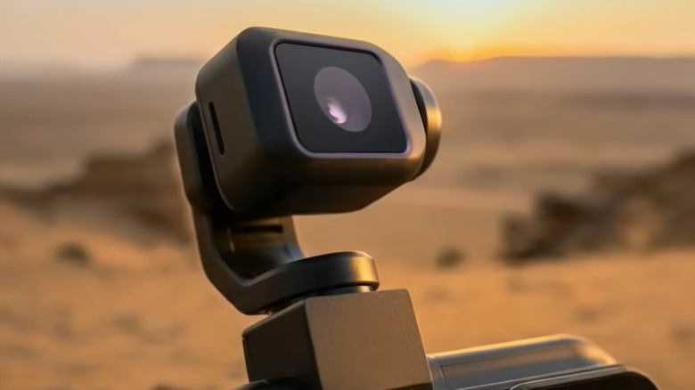Close up of the top of an Honor phone with the gimbal arm sticking out the top
