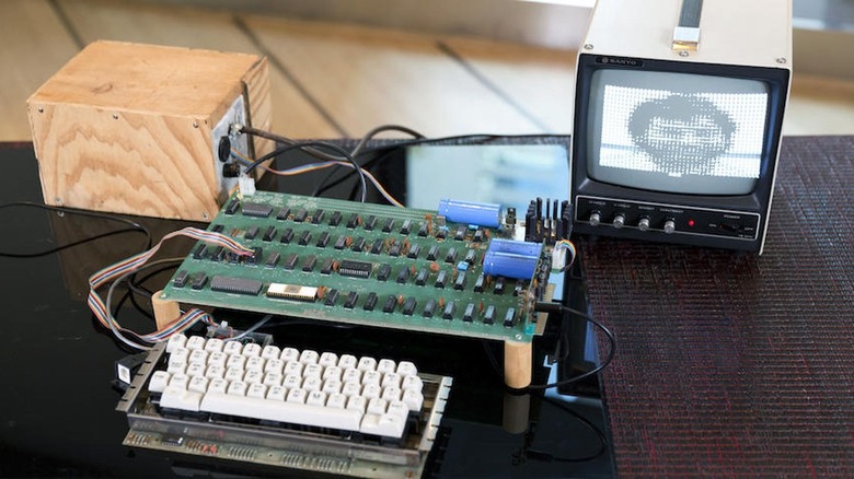 Apple-1 with keyboard, circuit board, monitor and power supply