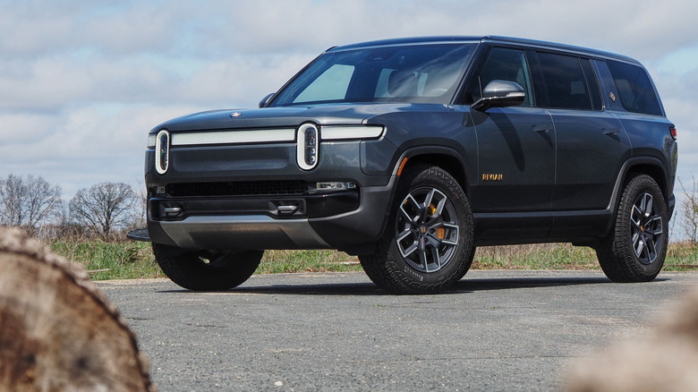 Rivian R1S