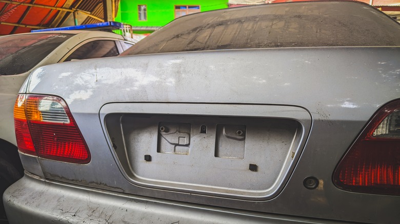 Picture displaying car with no license plate